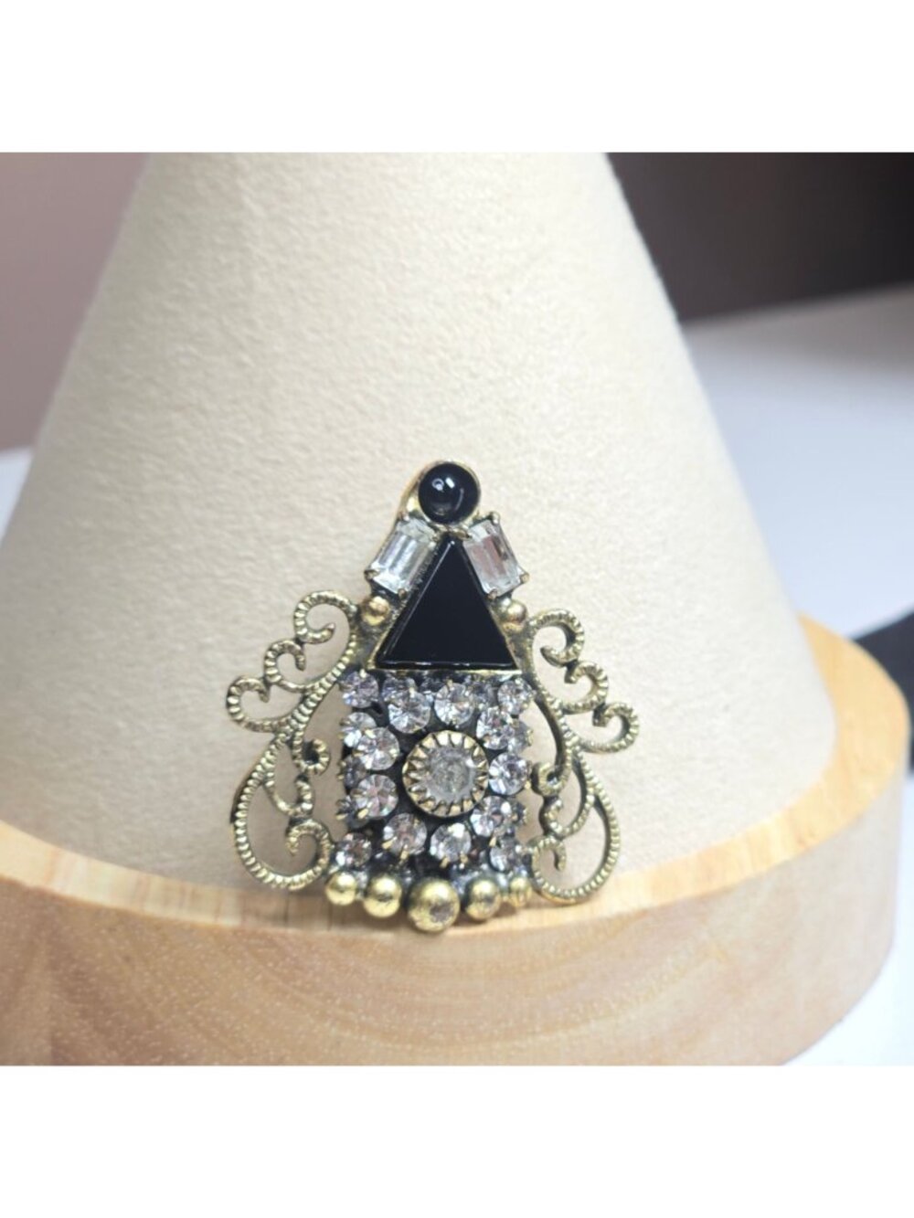 Vintage Mary DeMarco Gothic Revival Black Onyx Style Glass Statement Brooch - Picture 4 of 12